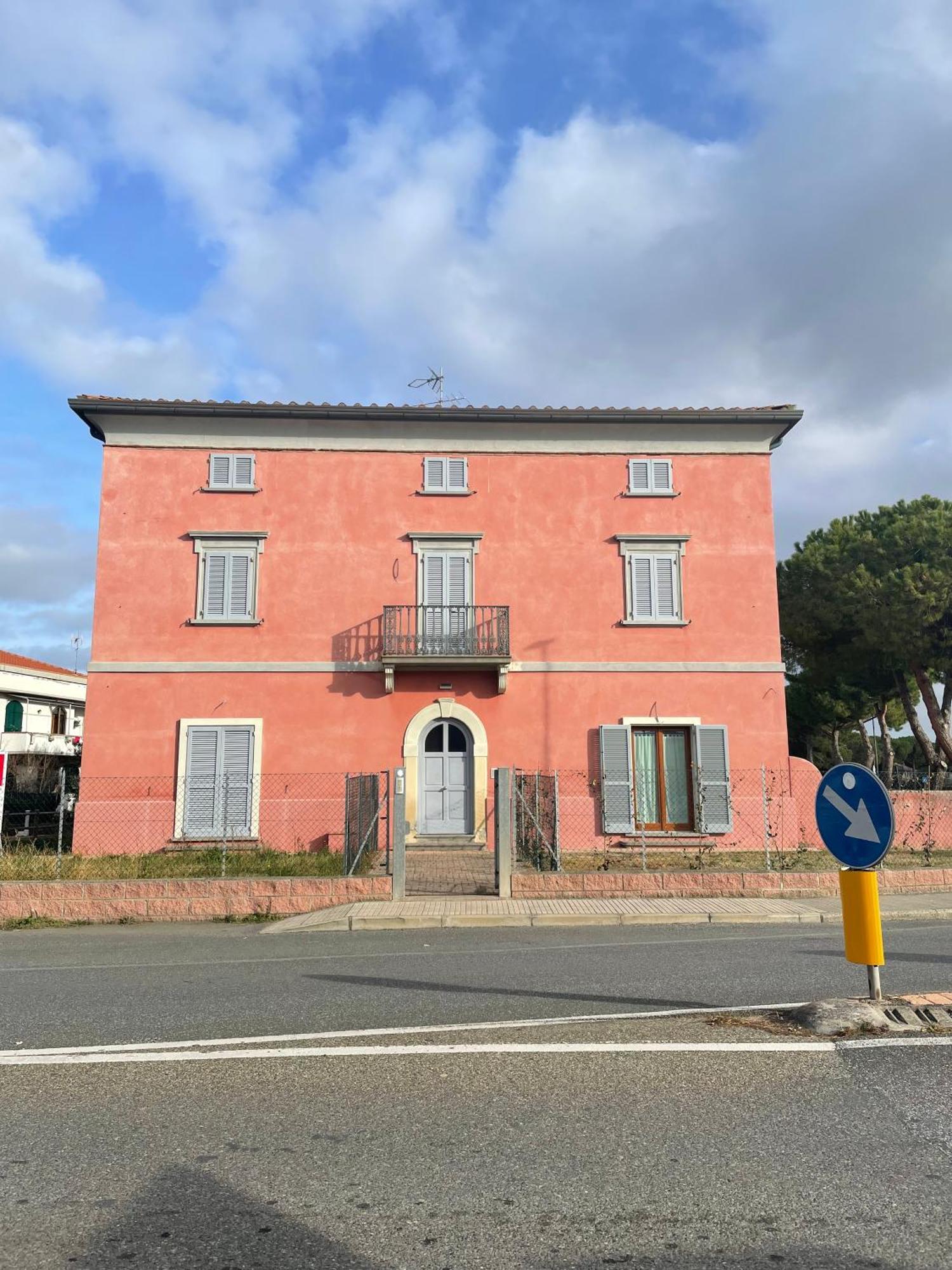 Casa Vacanze Le Due Torri Vada Exteriér fotografie