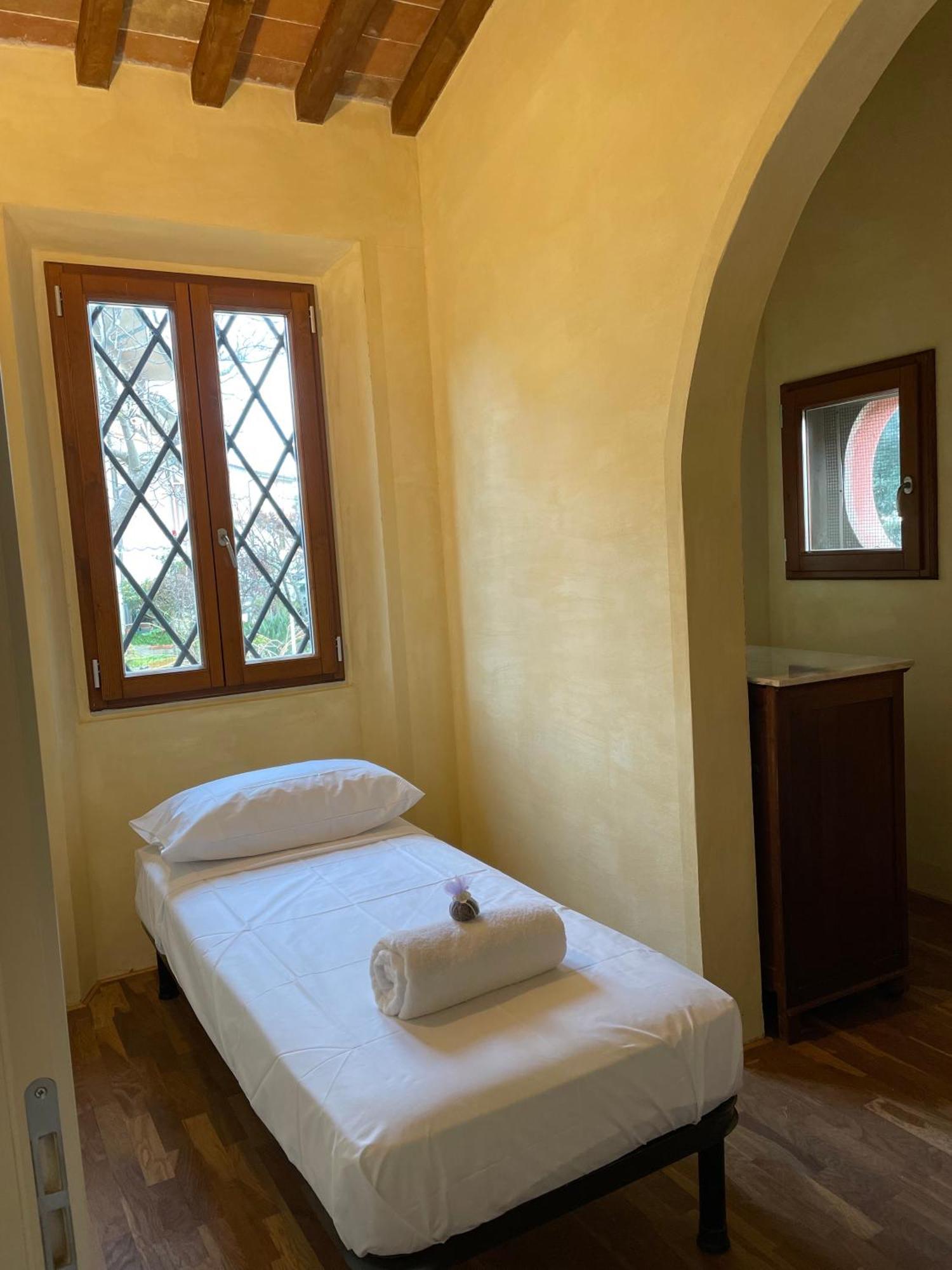 Casa Vacanze Le Due Torri Vada Exteriér fotografie